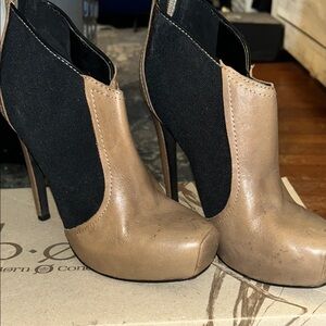 Jessica Simpson Tan and Black Heeled Boots